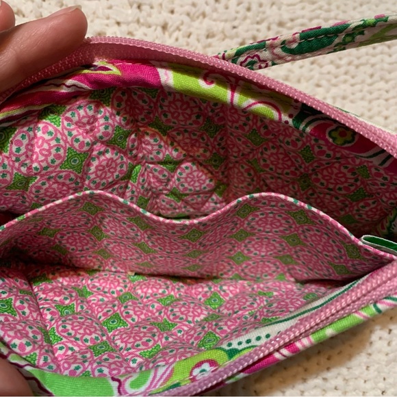 VERA BRADLEY WRISTLET WALLET PINWHEEL PINK - Picture 2 of 4